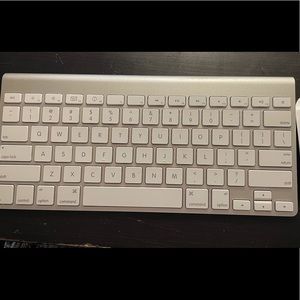 Apple keyboard Bluetooth